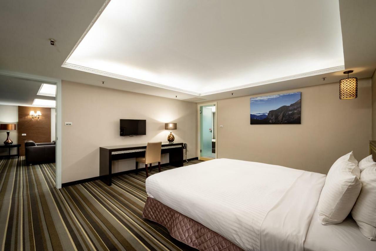 Yoyo Hotel Chiayi City Dış mekan fotoğraf